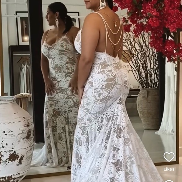 Grace Loves Lace Clo gown - Picture 4 of 5